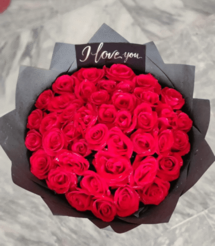 Classic Crimson Rose Bouquet with "I Love You" Note